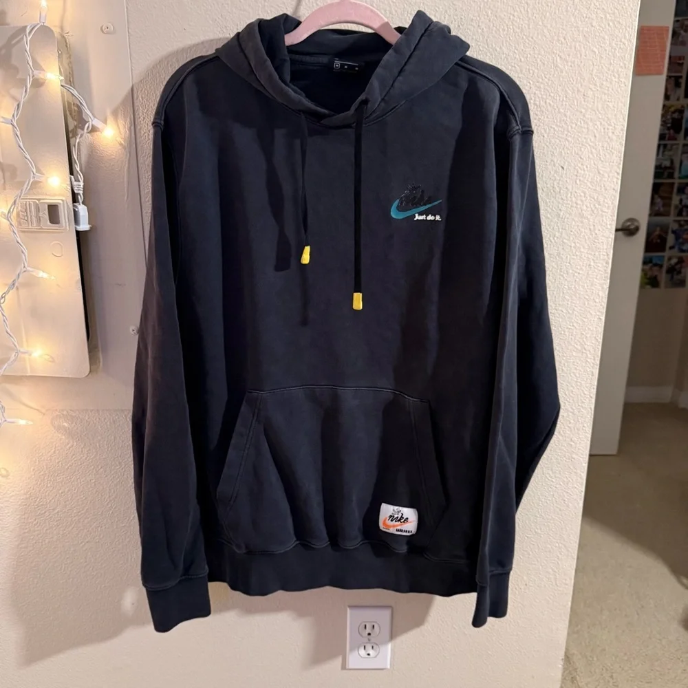 Nike Black Graphic Hoodie Men’s Medium Just Do It Swoosh Pullover Streetwear
